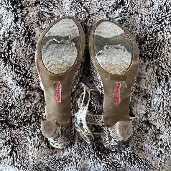 Pink & Pepper faux snake skin platform heels - Picture 4 of 7
